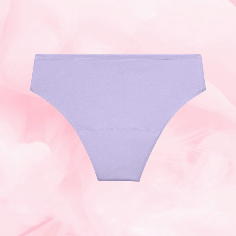 Culotte menstruelle ComfortFit Essentielle Brazilian Heavy, protection discrète et fiable, avec technologie TriTech Performance pour absorption rapide, certifiée Oeko-TEX®, taille haute ajustée.