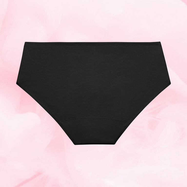 Culotte menstruelle noire ComfortFit Essentielle Hipster Moderate, offrant protection fiable et discrète grâce à son ajustement et sa technologie TriTech Performance.
