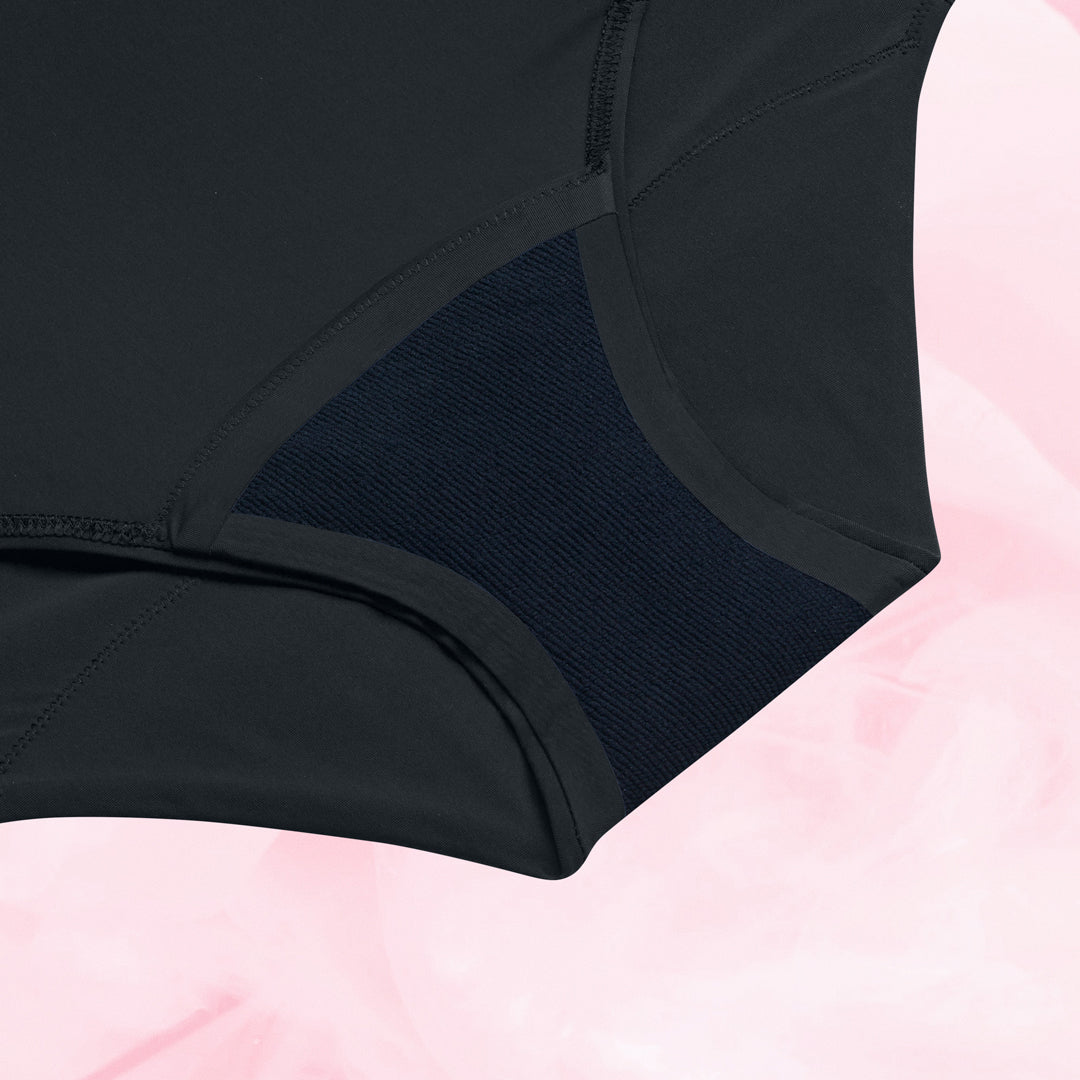 Culotte Menstruelle by Nana™ High Waist Dots Moderate, noire, avec dentelle à pois, offrant confort et protection jusqu'à 12 heures pour flux modérés.