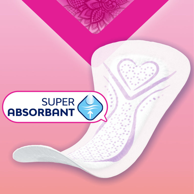 Protège-lingerie Nana Dailies Extra Long, conçu pour absorber pertes et odeurs, avec technologie Courb-V™ pour un ajustement confortable aux mouvements. 