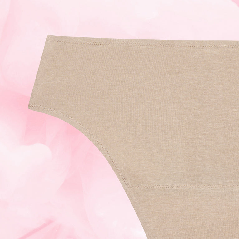 Culotte menstruelle Confort Premium Brazilian Moderate, gros plan sur le tissu doux et confortable avec technologie TriTech, offrant une protection discrète et efficace.