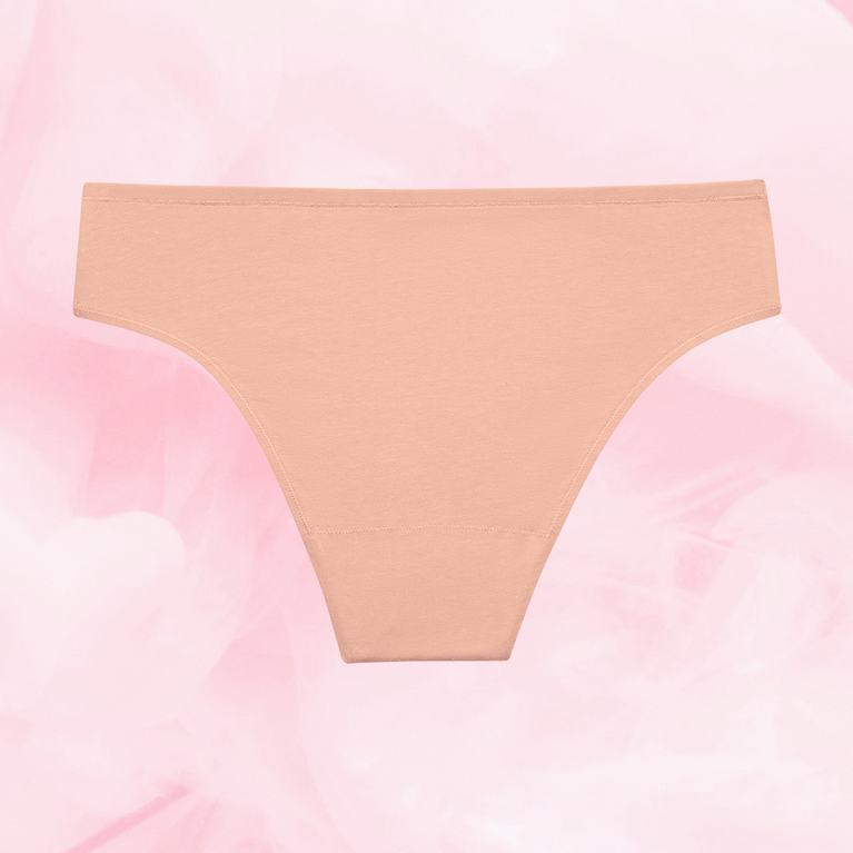 Culotte menstruelle réutilisable ComfortFit Essentielle Brazilian Light, gros plan sur la conception ajustée et la technologie TriTech Performance pour une protection fiable.