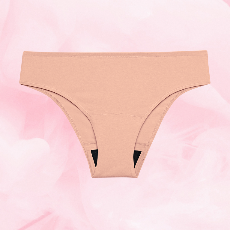 Culotte menstruelle ComfortFit Essentielle Brazilian Light, gros plan sur le design avec gousset ajusté pour absorption rapide, offrant protection discrète et fiable.