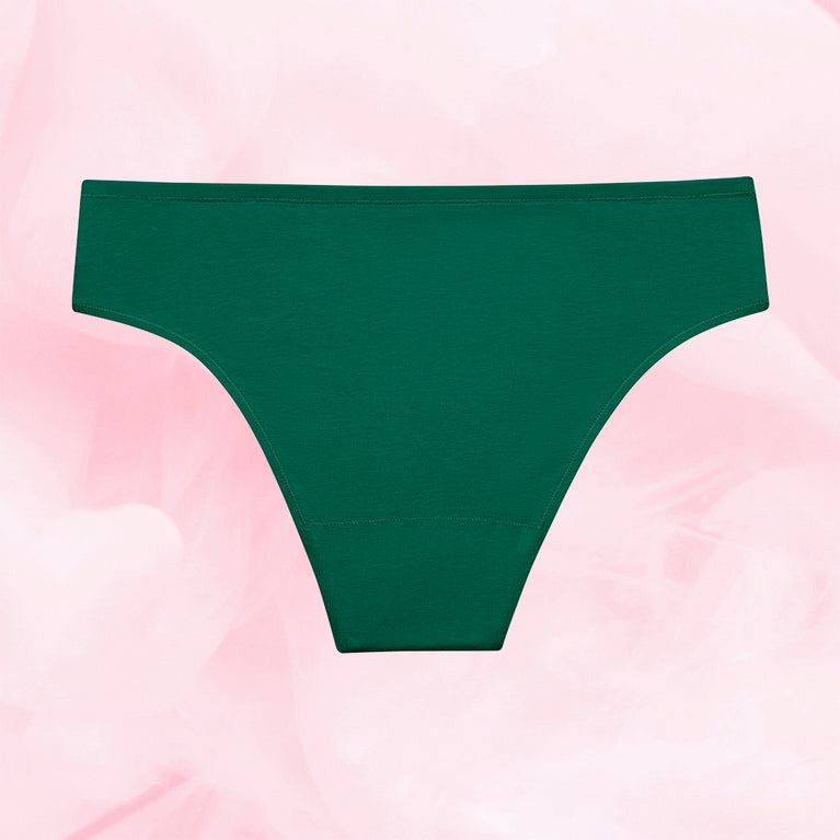 Culotte menstruelle ComfortFit Essentielle Brazilian Light, taille haute, conçue pour flux léger, avec technologie TriTech Performance, offrant protection fiable et discrète.