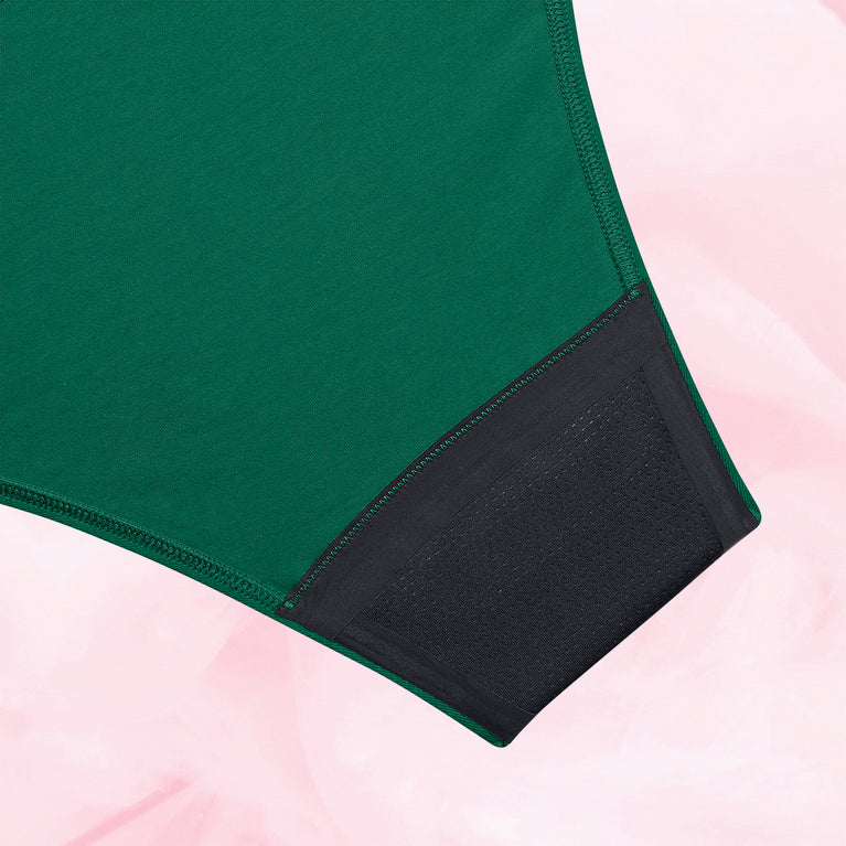 Culotte menstruelle ComfortFit Essentielle Brazilian Light, ajustement taille haute, coutures discrètes, protection fiable pour flux léger, technologie TriTech Performance.