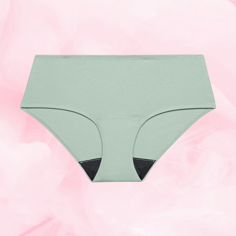 Culotte menstruelle ComfortFit Essentielle Hipster Light, offrant protection fiable avec gousset ajusté pour maintien optimal, fabriquée en coton organique certifié Oeko-TEX®.