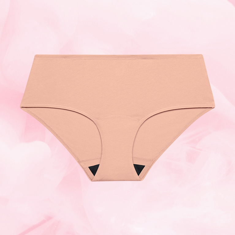 Culotte menstruelle ComfortFit Essentielle Hipster Light en gros plan, présentant une conception ajustée et fine pour une protection discrète et confortable.