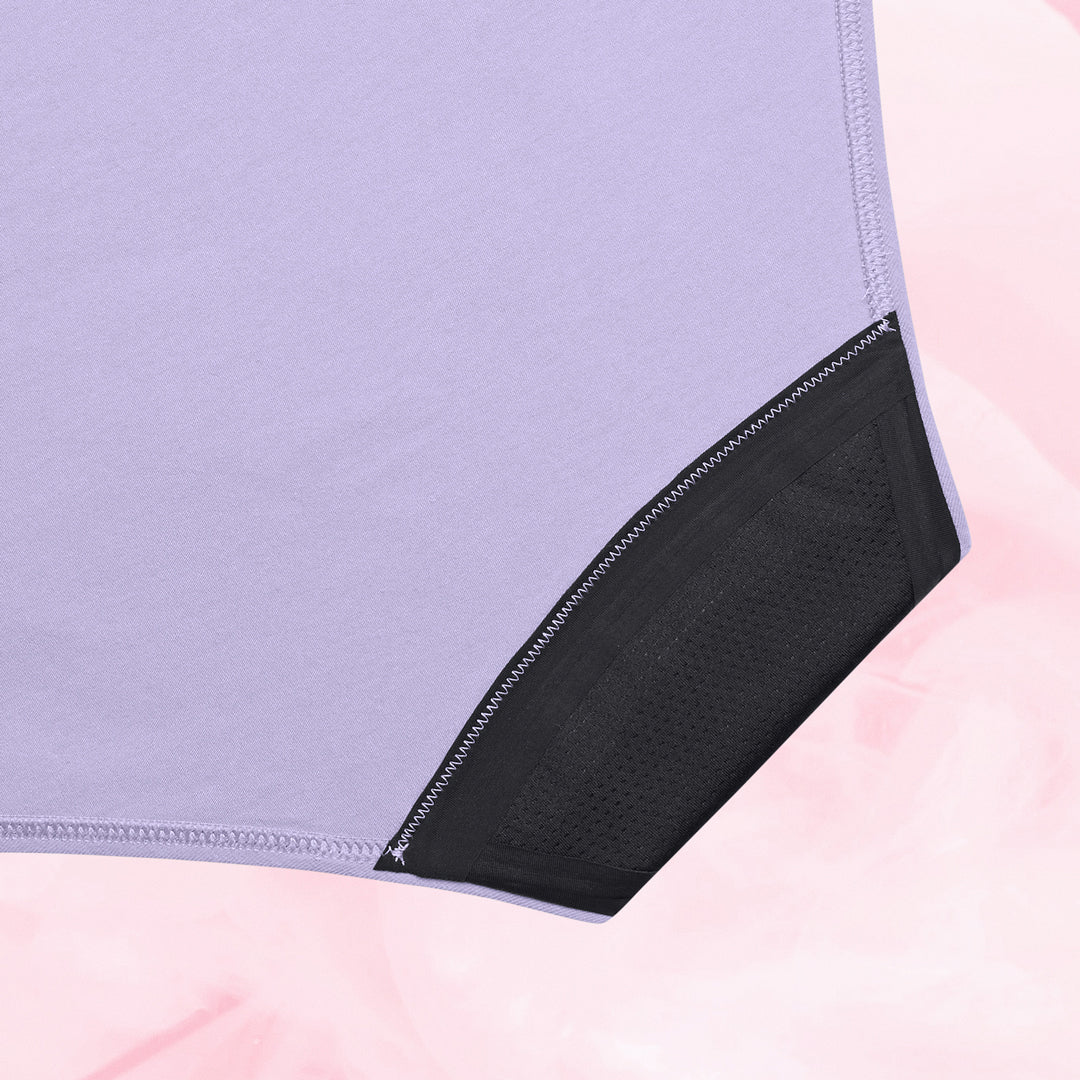 Culotte menstruelle ComfortFit Essentielle Hipster Light, conçue avec des bords fins et technologie TriTech Performance, offrant une protection fiable et confortable.