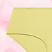 Culotte menstruelle Nana® ComfortFit Essentielle Hipster Light, gros plan sur le gousset ajusté offrant protection discrète et maintien optimal.