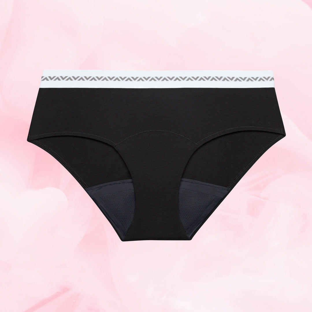 Culotte menstruelle noire Essentielle Hipster Logo Waistband Heavy Lot x3, taille basse, pour flux abondant, avec ceinture motifs V, offrant protection jusqu'à 12 heures.