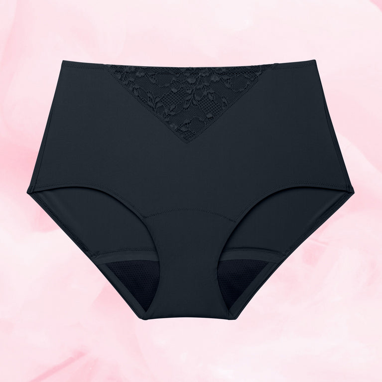 Culotte multifluides taille haute avec dentelle, offrant protection absorbante et confort. Design classique pour usage quotidien.