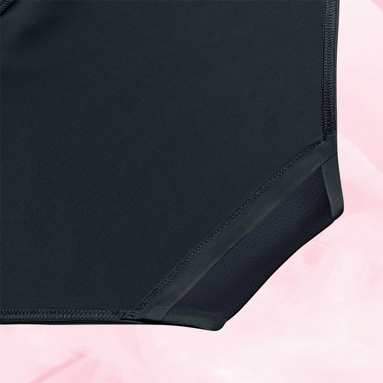 Culotte menstruelle noire Hipster Side Lace Light, détails en dentelle, coupe tendance, absorbante pour flux léger, confortable et respectueuse de l'environnement.