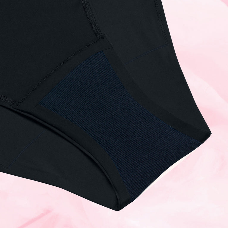 Culotte Menstruelle High Leg Moderate avec bande bleue, offrant protection absorbante et élégante pour flux modéré, jusqu'à 12 heures de confort.