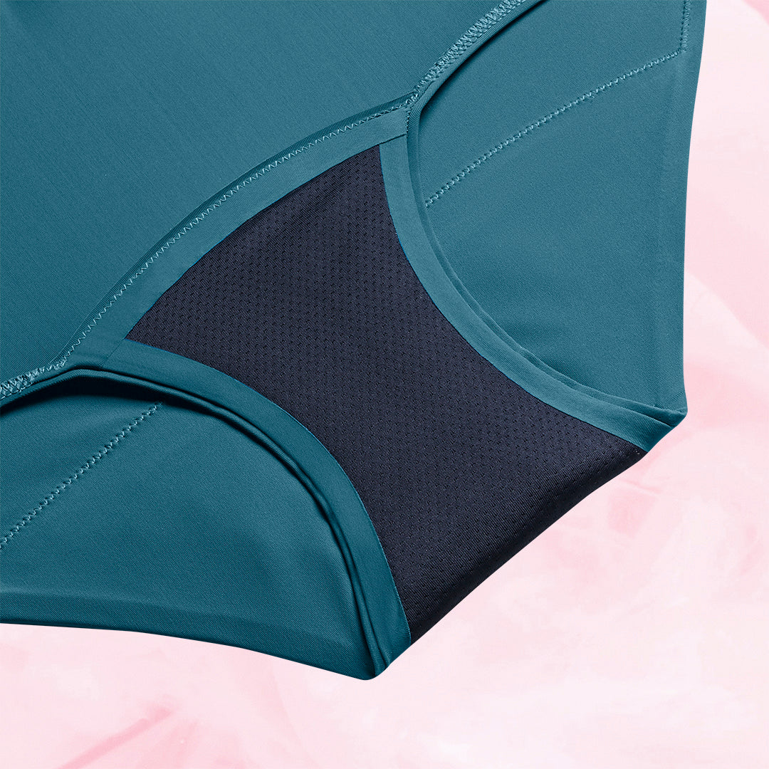 Culotte menstruelle réutilisable High Waist Heavy, vue de près, offrant confort et absorption jusqu'à 12 heures pour flux abondants, certifiée OEKO-TEX.