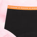 Culotte menstruelle Ados - Brief Logo Waistband Moderate, taille haute, avec gousset triple couche absorbant, ceinture à motifs « Fearless », coton certifié biologique.