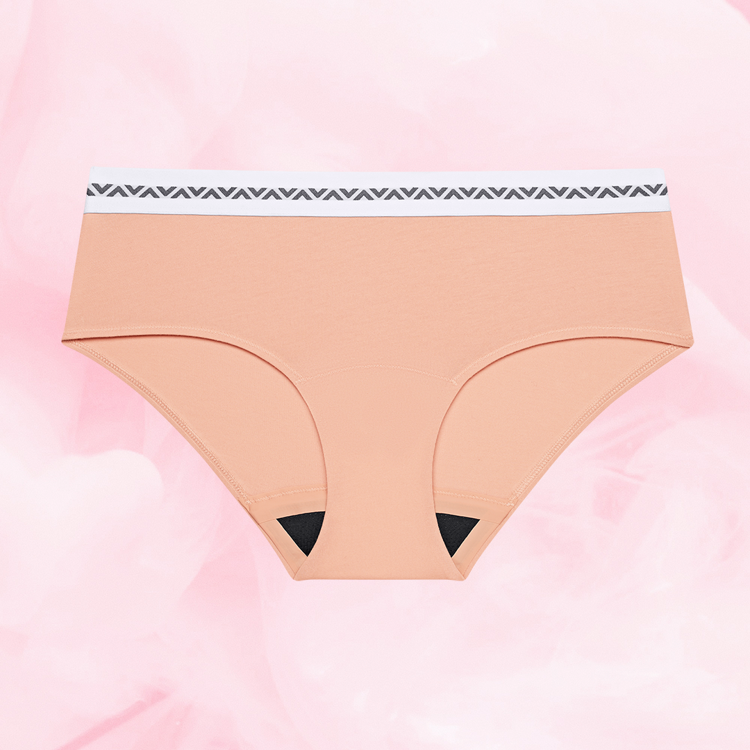 Culotte menstruelle ComfortFit Essentielle Hipster Logo Light pour flux léger, avec logo, coutures fines et gousset ComfortFit pour maintien discret et fiable.