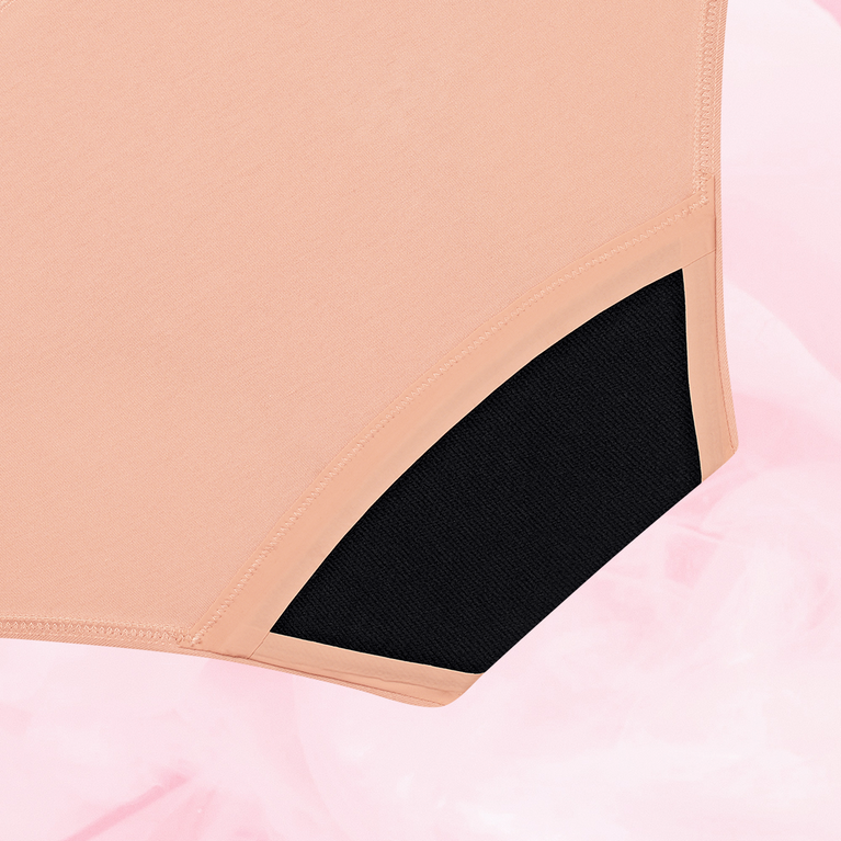 Culotte menstruelle ComfortFit Essentielle Hipster Logo Moderate, offrant protection discrète et ajustement parfait avec gousset innovant, idéale pour flux léger.