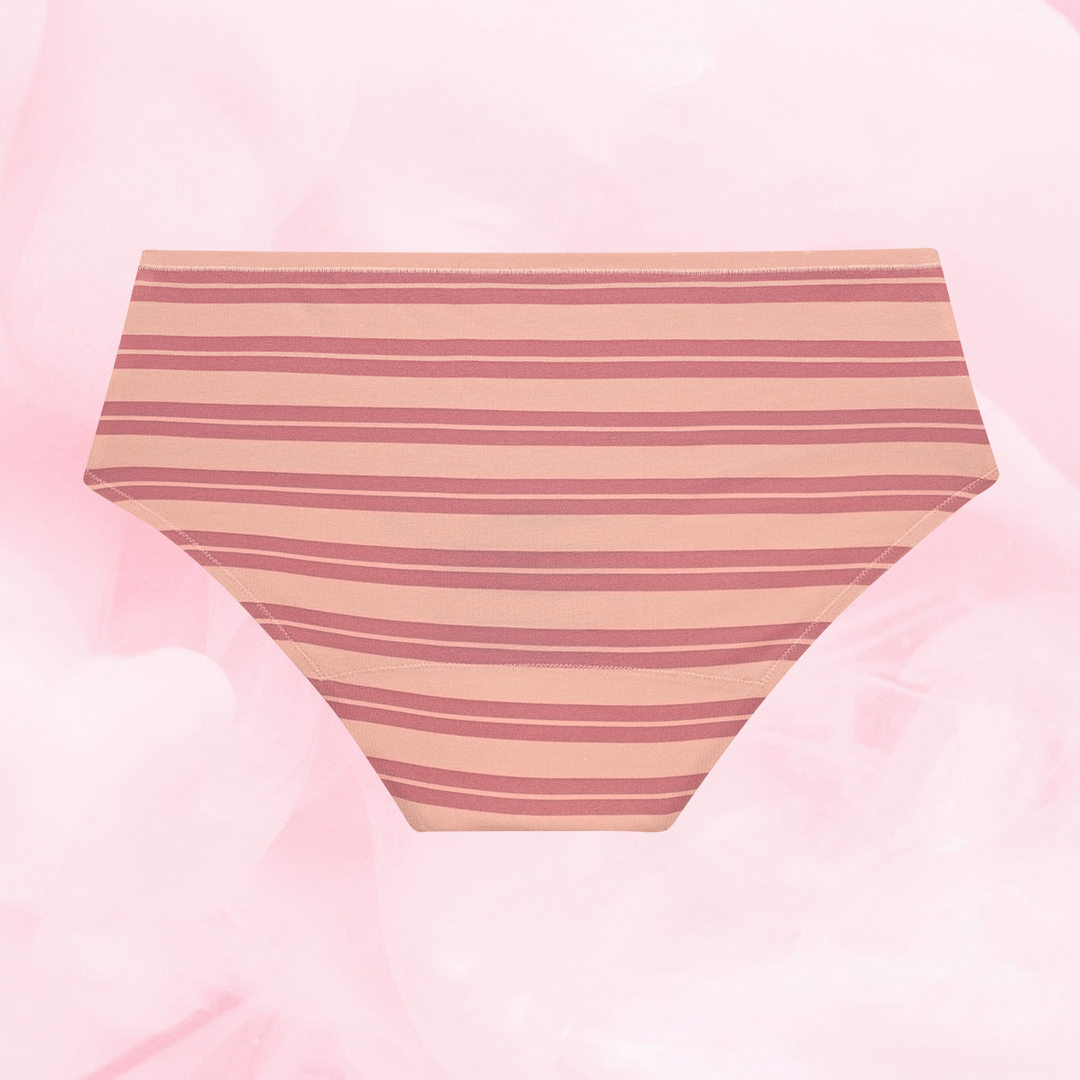 Gros plan sur la culotte menstruelle ComfortFit Essentielle Hipster Moderate avec design discret et bordures fines pour protection fiable et ajustement confortable.
