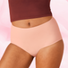 Culotte menstruelle ComfortFit High Waist Light portée, offrant protection discrète et fiable avec technologie TriTech Performance, coupe taille haute pour confort et absorption efficace.